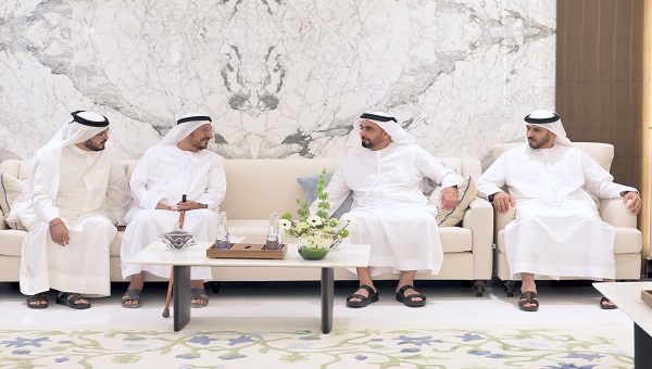 سيف بن زايد يعزي في وفاة عوشة النعيمي