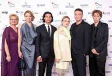 شاهدوا النجوم على السجادة الحمراء لحفل توزيع جوائز إيمي الدولية