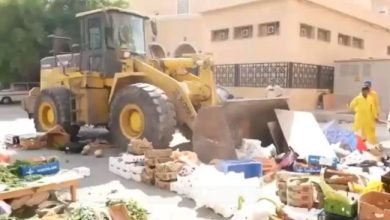 ضبط 20 مخالفاً وبائعاً متجولاً ومطلوباً أمنياً بالأحمدي