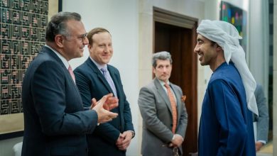 عبدالله بن زايد ومستشار الرئيس الأمريكي للشؤون الأفريقية والعربية يبحثان التطورات في السودان