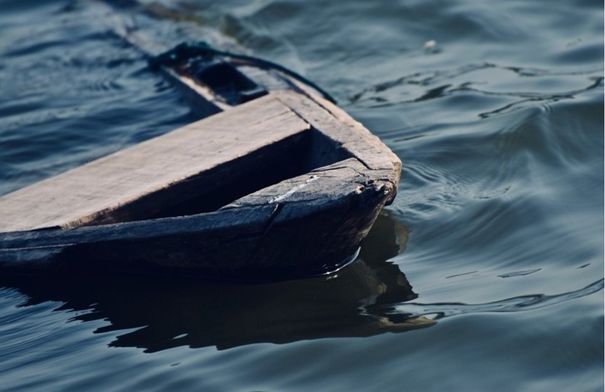 غرق 4 في انقلاب قاربي مهاجرين قبالة ساحل...