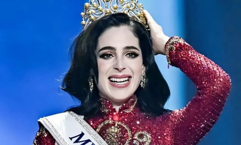 فاطمة بوش تخطف لقب ملكة جمال الكون 2025