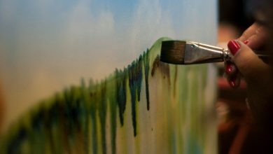 في اليوم الوطني الإماراتي تعرفي إلى 5 من أهم التشكيليات الإماراتيات