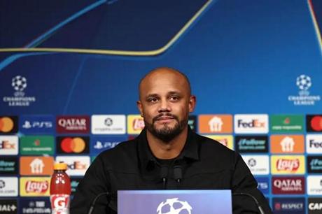 كومباني: باريس الأوفر حظًا للتتويج بدوري أبطال أوروبا