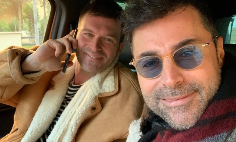 كيفانش كاسابالي يعلن وفاة والده وصديقه المقرّب كيفانش تاتليتوغ يسانده في محنته