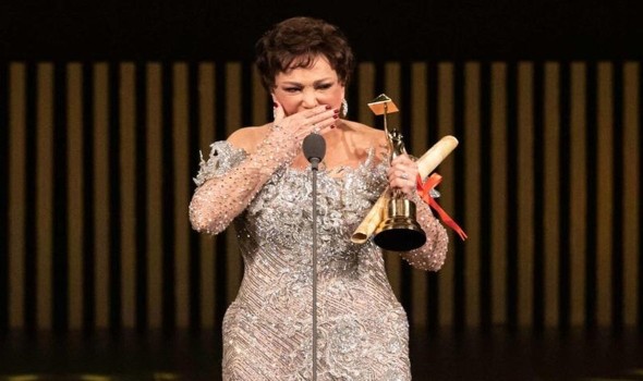 لبلبة تعبر عن رغبتها في تجسيد دور سيدة من ذوي الهمم