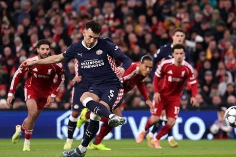 ليفربول يسقط برباعية أمام فريق سلوت السابق