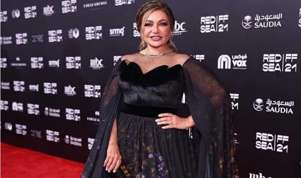 ليلى علوي تخطف الأنظار بالقفطان المغربي في المهرجان الدولي للمؤلف بالرباط