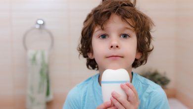 ما أسباب التعرّق عند الأطفال والأغذية التي يجب أخذها بعين الاعتبار؟ طبيب يجيب