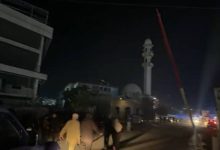 مجزرة إسرائيلية في صيدا جنوب لبنان: عشرات الشهداء والجرحى في استهداف موقف سيارات 