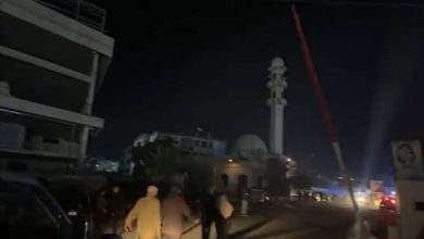 مجزرة إسرائيلية في صيدا جنوب لبنان: عشرات الشهداء والجرحى في استهداف موقف سيارات 