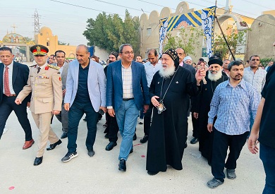 محافظ قنا يشارك في احتفالات موسم الشهيد مارجرجس بدير المحروسة