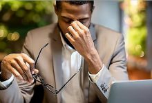 مختص يوضح للموظفين التصرف الأنسب مع مشكلات العمل