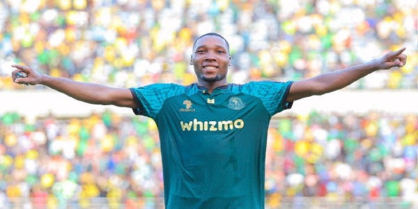 مزيزي يتوج بجائزة هدف العام متفوقًا على إبراهيم عادل في حفل الكاف