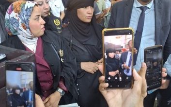 مش هترضعه صدق ولا مصداقية.. عم ضحايا جريمة دلجا يرفض إرضاع القاتلة لطفلها بعد حكم الإعدام