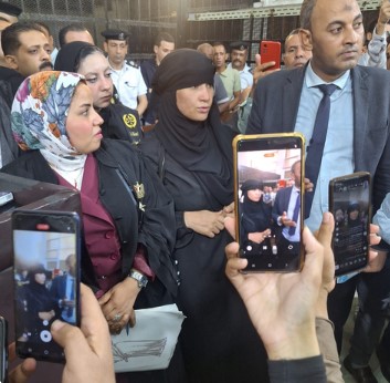 مش هترضعه صدق ولا مصداقية.. عم ضحايا جريمة دلجا يرفض إرضاع القاتلة لطفلها بعد حكم الإعدام