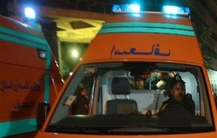 مصرع 3 أشخاص وإصابة 4 في حادث تصادم سيارتين بالكيلو 17 غرب العريش