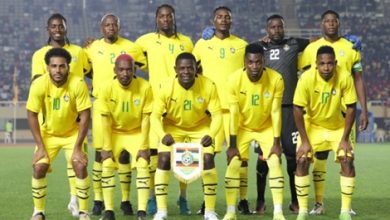 منافس مصر.. زيمبابوي تخسر بثلاثية أمام الجزائر