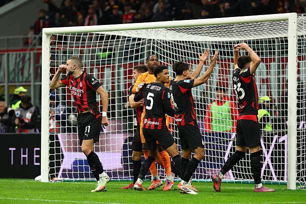 ميلان يحسم القمة أمام روما ويعزز موقعه في المربع الذهبي