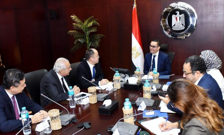 وزير الاستثمار يبحث مع وفد بروميتيون للإطارات تعزيز مشروعاتها في مصر