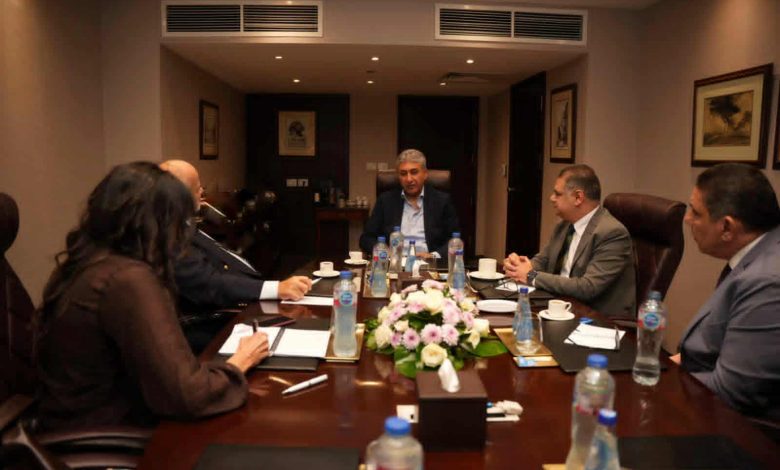 وزير السياحة يبحث مع رئيس المجلس العالمي للسفر تعزيز التعاون ودعم الاستثمارات السياحية في مصر