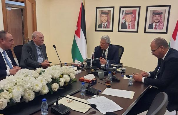 وزير النقل يبحث تحسين أوضاع السائقين وتعزيز حمايتهم...