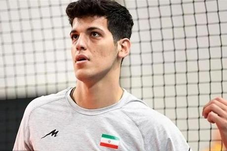 وفاة نجم كرة الطائرة الإيراني صابر كاظمي بعد إصابته في قطر