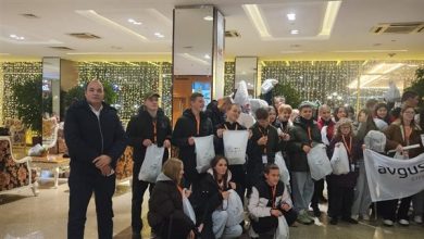 وفد "رسالة السلام" يختتم زيارته لموسكو بلقاء وفد طلابي.. ويهديهم إصدارات على الشرفاء