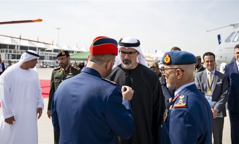 ولي عهد أبوظبي: دبي للطيران يرسخ مكانة الإمارات مركزاً رئيسياً للابتكار في الفضاء والدفاع