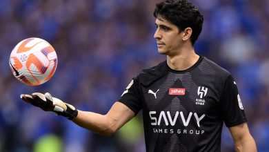 ياسين بونو يتوج بجائزة أفضل حارس مرمى في أفريقيا لعام 2025