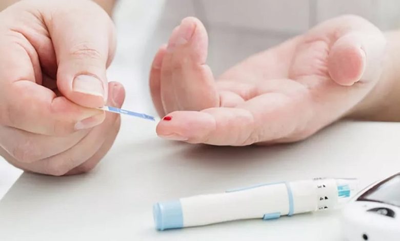يتلف الأوعية الدموية والأعصاب.. كيف يهدد السكري صحة القلب ويزيد خطر أمراض الشرايين؟