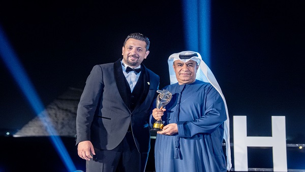 يعقوب السعدي يفوز بجائزة الإعلامي الأفضل عربياً في مهرجان "THE BEST"