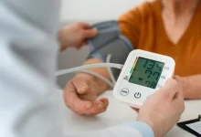 برد الشتاء يزيد من مخاطر ارتفاع الضغط والنوبات القلبية.