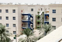 تطبيق تدريجي.. إيقاف السجل التجاري للمنشآت التي لا تمتلك ترخيصاً سارياً للسكن الجماعي - أخبار السعودية