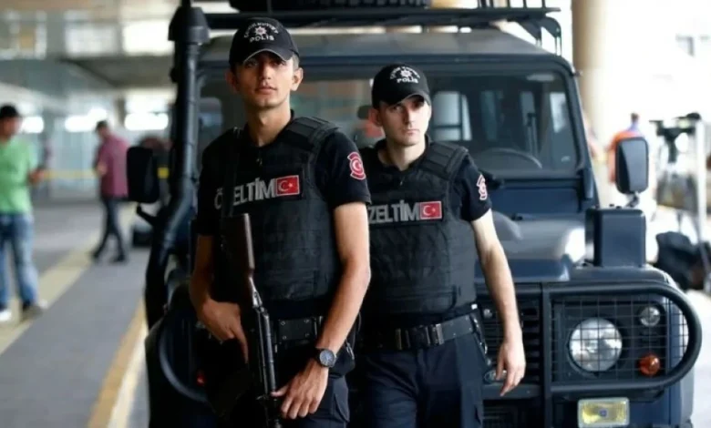 عناصر من الشرطة التركية.