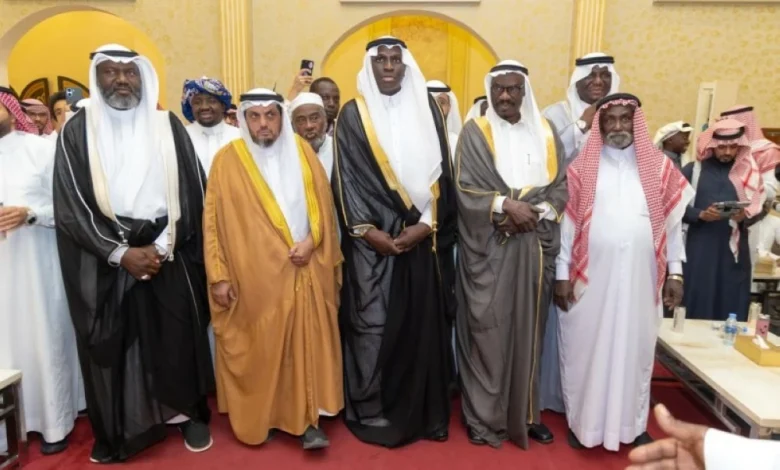 كوني يحتفل بزفاف أمين