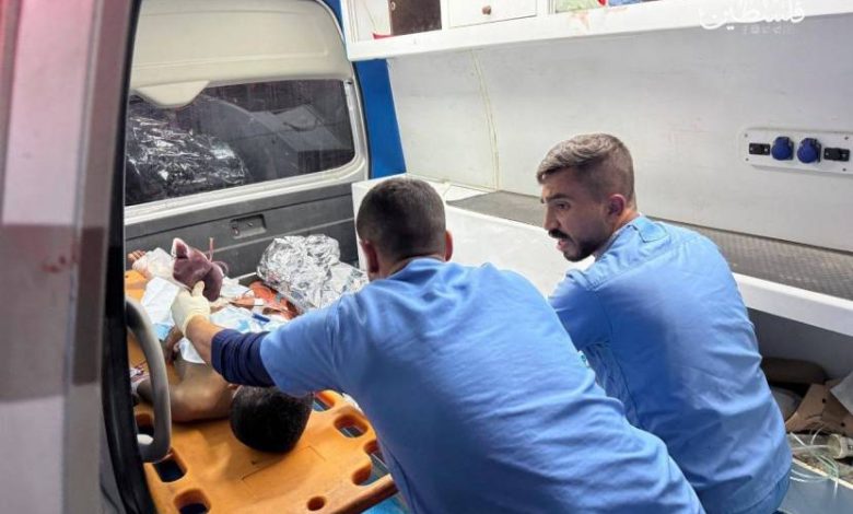 5 شهداء بينهم طفلان بقصف خيام النازحين في خانيونس.. وحماس تعلّق