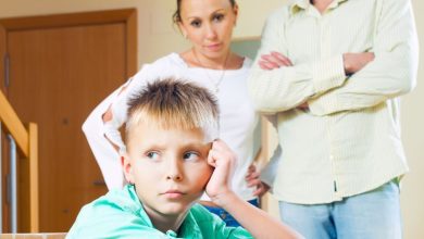 5 نتائج سلبية على شخصية الطفل بسبب النقد واللوم المستمر له من الوالدين