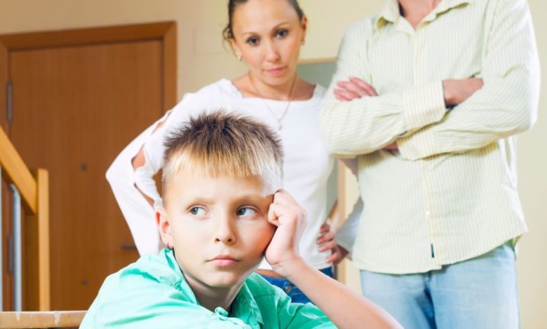5 نتائج سلبية على شخصية الطفل بسبب النقد واللوم المستمر له من الوالدين