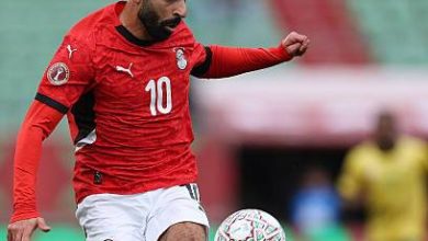 أحمد حسن بعد تخطي صلاح لرقمه الأفريقي: «لو دامت لغيرك ما وصلت إليك»