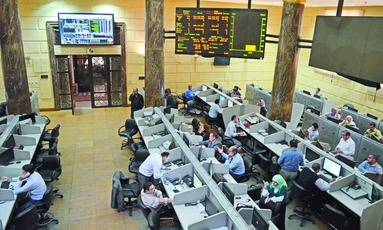 أداء متباين بمؤشرات البورصة عند الإغلاق