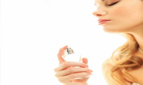 أسباب فقدان عطركم ثباته وخطوات لتشموه من جديد