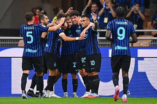 أكانجي مهدد بالغياب عن مواجهة إنتر ميلان وليفربول في دوري الأبطال