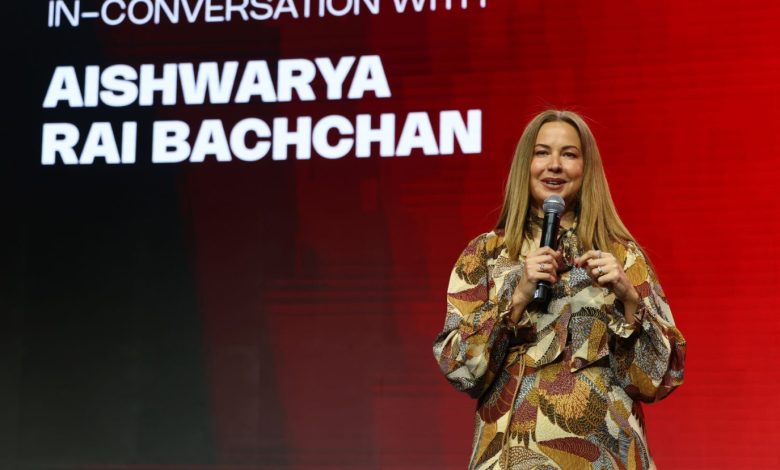 استقبال حار لآيشواريا راي في مهرجان البحر الأحمر.. وتحيتها "السلام عليكم" حديث السوشيال ميديا