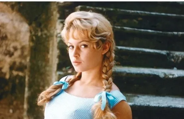 اعتزال مبكر وحياة صاخبة.. وداعاً بريجيت باردو أيقونة...