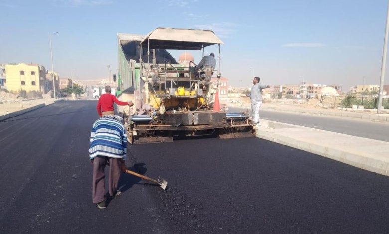 الإسكان: دفع العمل بمشروعات الطرق بمواقع سكن لكل المصريين في حدائق أكتوبر و15 مايو