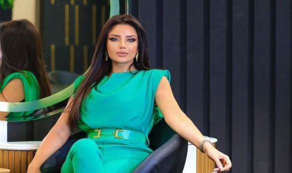 الإعلامية رضوى الشربيني تثير الجدل بسخريتها على تكرار الطلاق في الوسط الفني