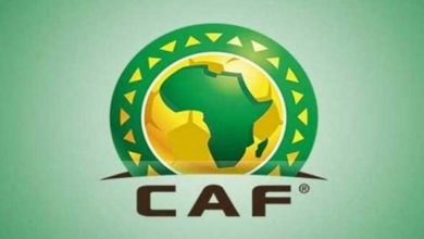 الاتحاد الأفريقي لكرة القدم يدين الخروقات الأمنية في مباراة الأهلي والجيش الملكي