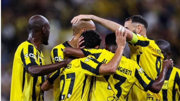 الاتحاد يفوز بثنائية على الشباب في دوري روشن