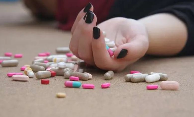 التصريح بدفن جثة فتاة انتحرت بتناول قرص الغلة السام بالعدوة